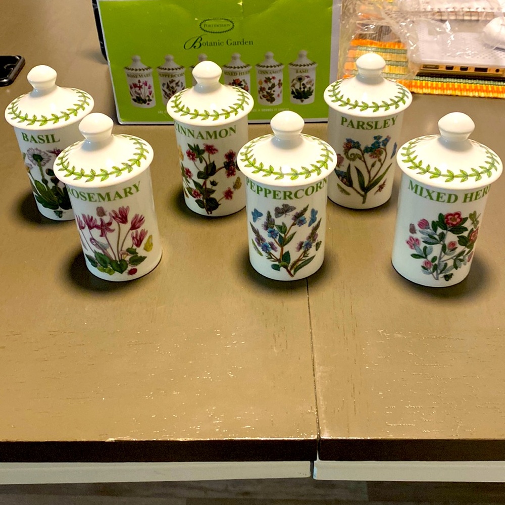 BOTANIC GARDEN  Spice Jars ser 6 piece of (4,5 In)